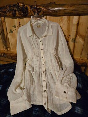 Free People Kota Smocked Shirt. M  EUC